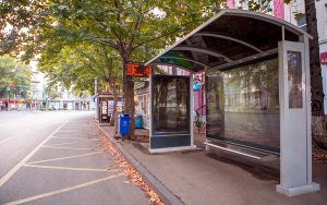Premium Otobüs Durağı — galeri fotoğrafı